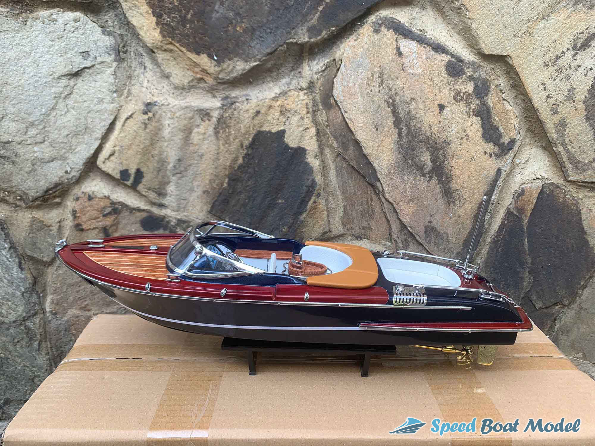 Italian Riva Aquariva Gucci Speed Boat Model 16.5