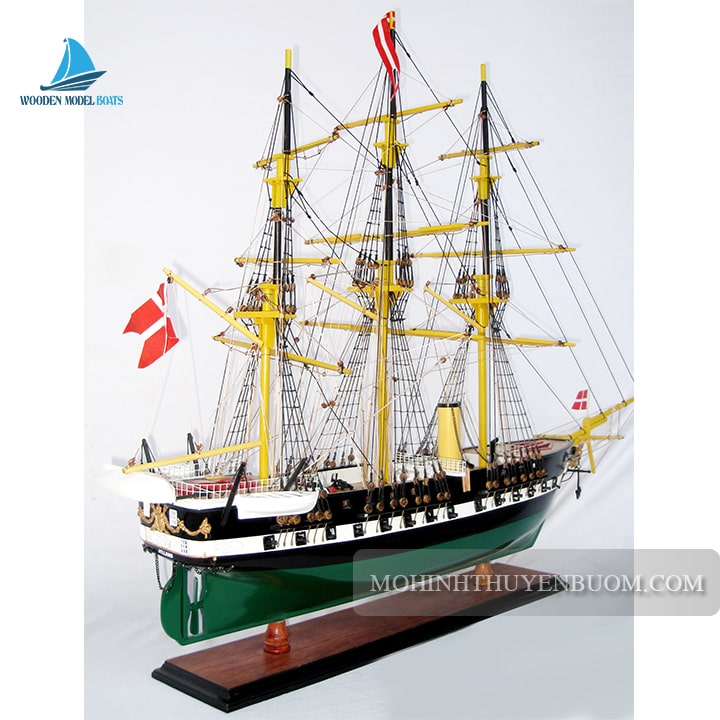 Tall Ship Lila Dan