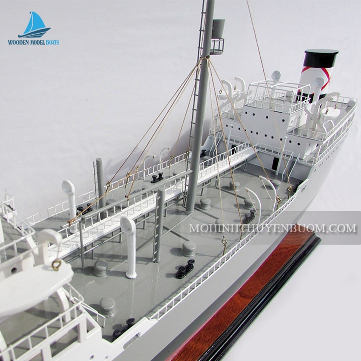 Commercial Ship Regent Leopard
