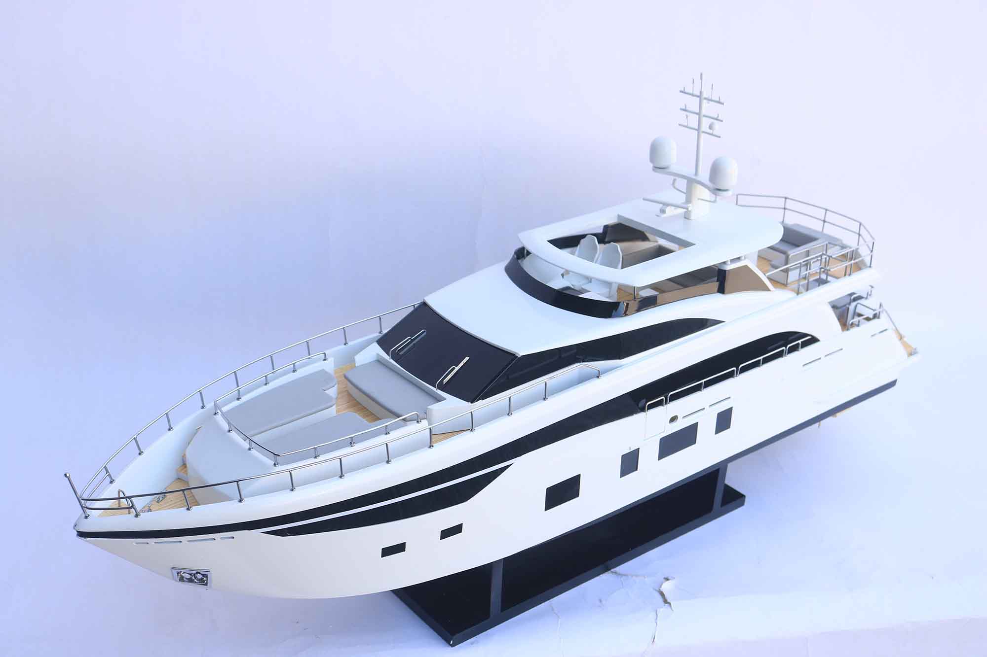 Princess 35m (white) Modern Yacht Model 37 (11) Speed Boad Model