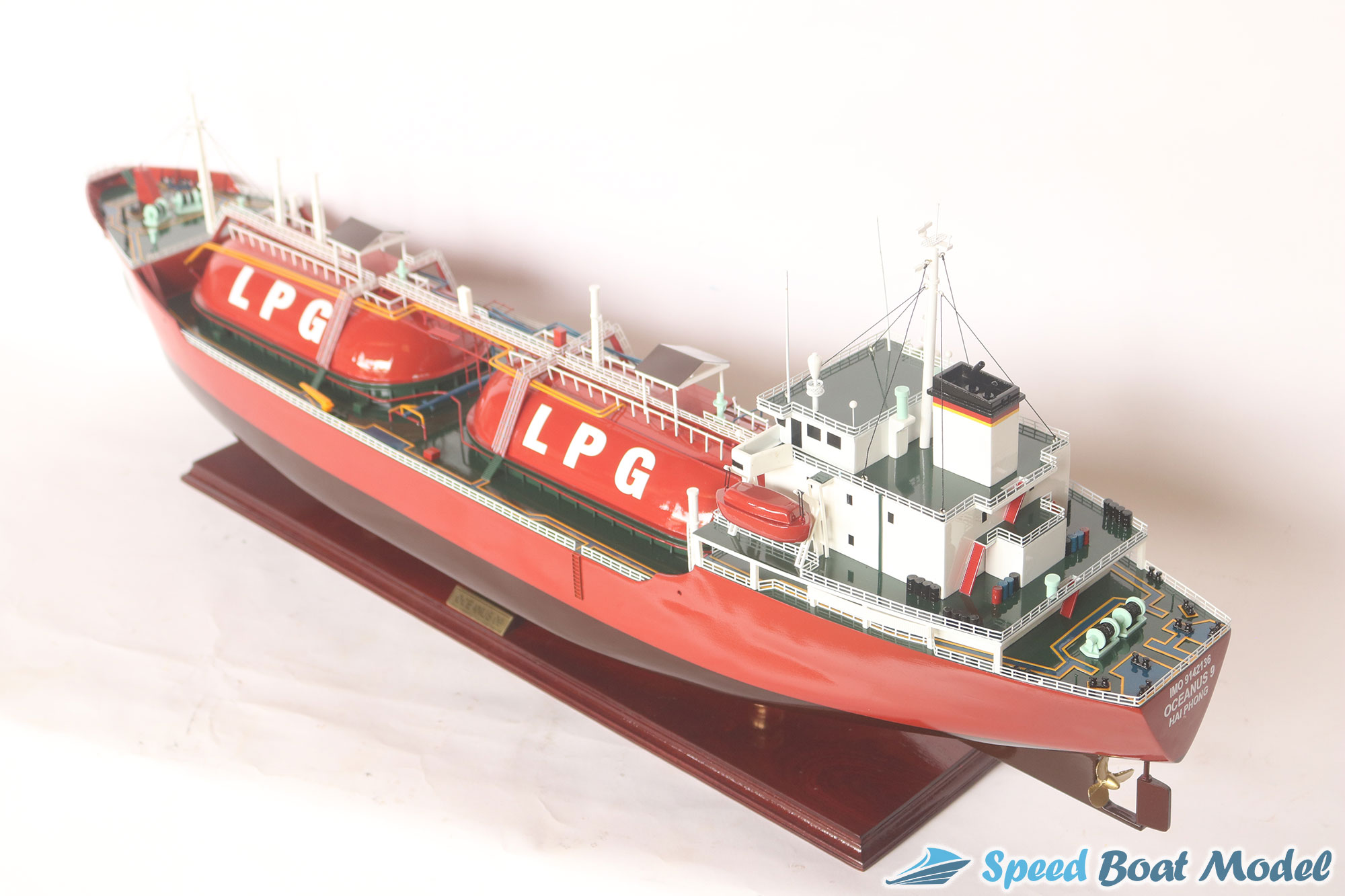 Oceanus 09 Lpg Tanker Ship Model