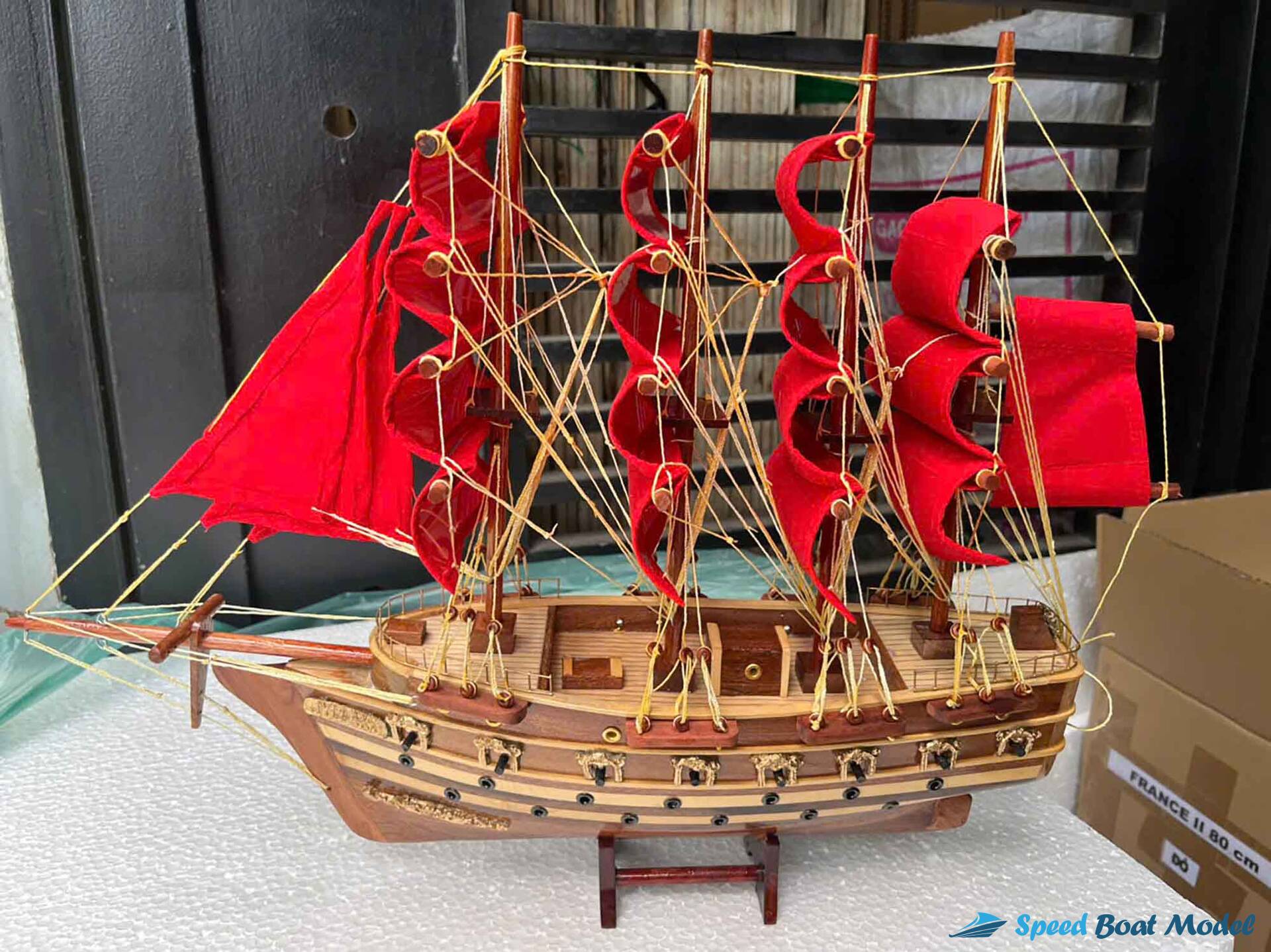 France Ii Red Sailing Ship Model (3) Speed Boad Model